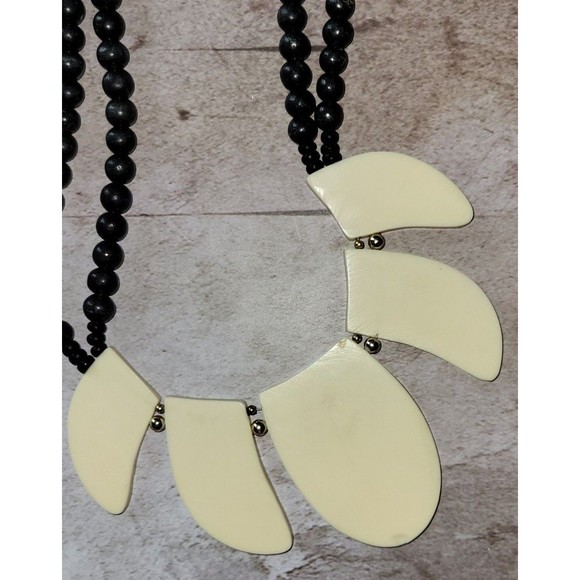 1980's Vintage Mother of Pearl Inlay MOP Floral Design Statement Collar Necklace - Picture 7 of 9